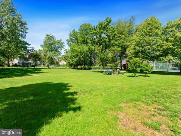 902 Scotswood Ct, Mount Laurel, NJ 08054 - view of yard