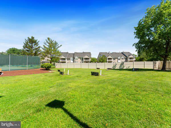902 Scotswood Ct, Mount Laurel, NJ 08054 - view of yard