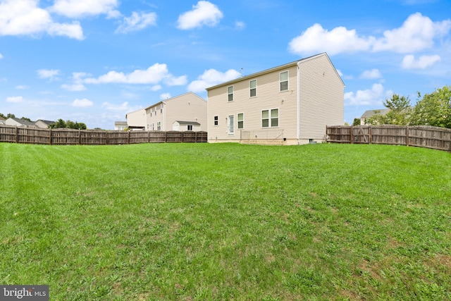 30 Ivy Spring Ln, Fredericksburg, VA 22406 - back of property with crawl space