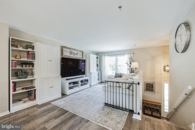 515 Williamsburg Way, King Of Prussia, PA 19406 - living area featuring wood finished floors and baseboards