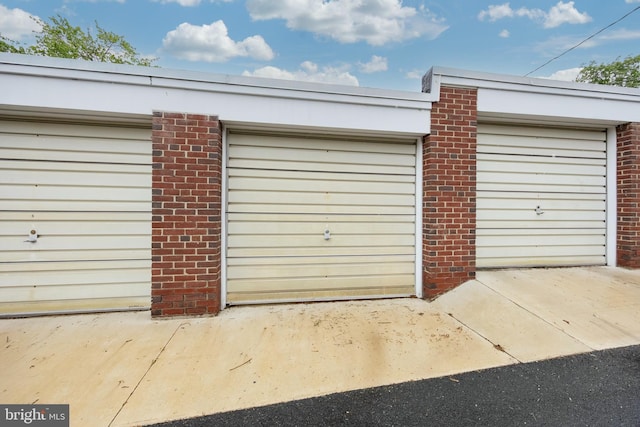 200 Maplewood Dr Unit 20, Pottstown, PA 19464 - view of garage