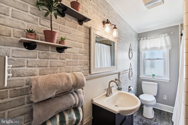 406 Myrtle St, Crisfield, MD 21817 - bathroom featuring ornamental molding, vanity, wood finished floors, toilet, and a shower with shower curtain