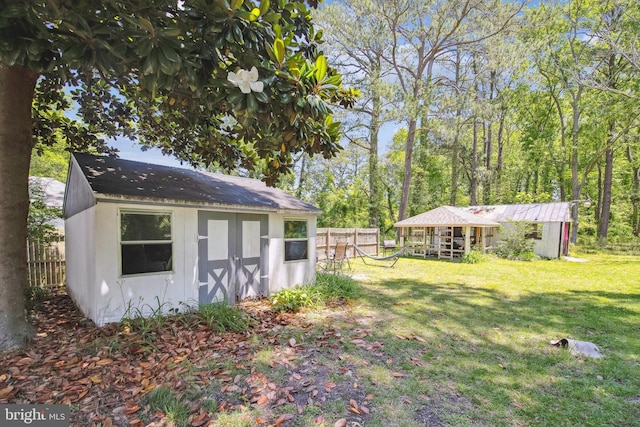 406 Myrtle St, Crisfield, MD 21817 - view of yard with an outbuilding