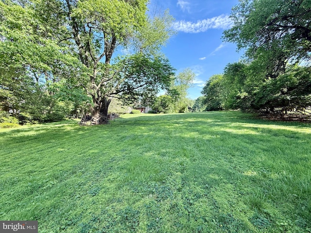 615 Westbourne Rd, West Chester, PA 19382 - view of grassy yard