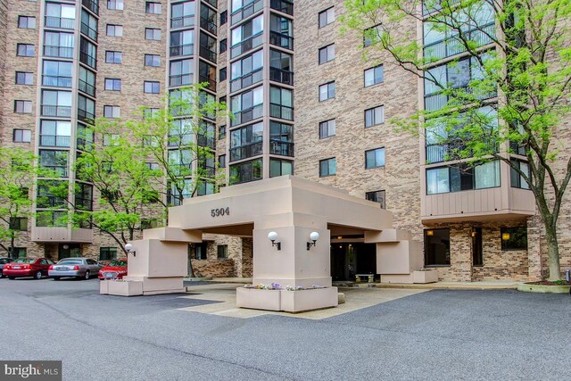 5904 Mount Eagle Dr Unit 1105, Alexandria, VA 22303 - view of apartment building / complex