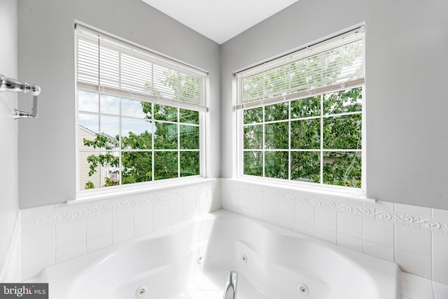 15626 Chadsey Ln, Brandywine, MD 20613 - bathroom with a whirlpool tub