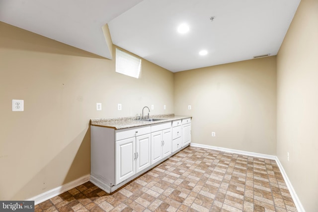 15626 Chadsey Ln, Brandywine, MD 20613 - indoor wet bar featuring baseboards and recessed lighting