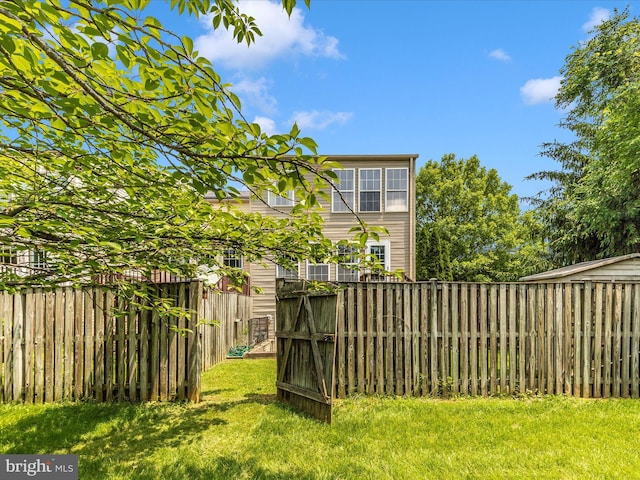 5500 Upshur Sq, Frederick, MD 21703 - view of yard