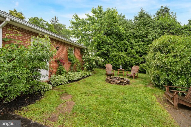 1 Locust Ln, Media, PA 19063 - view of grassy yard featuring a fire pit