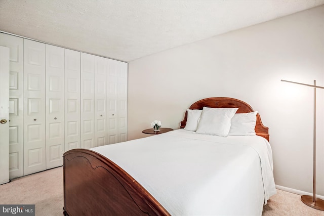 958 Tympani, Herndon, VA 20170 - bedroom featuring light colored carpet and a closet