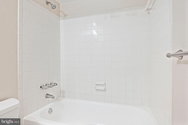 2249 Gunsmith Sq, Reston, VA 20191 - full bathroom featuring toilet and bathing tub / shower combination