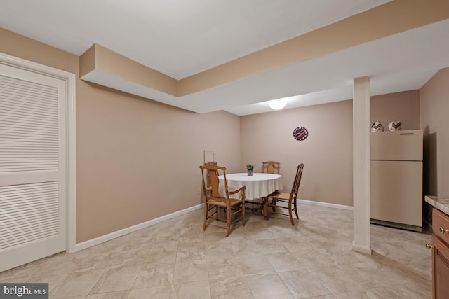 6323 Colchester Rd, Fairfax Station, VA 22039 - dining area featuring baseboards