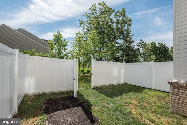 22672 Flowing Spring Sq, Brambleton, VA 20148 - view of yard