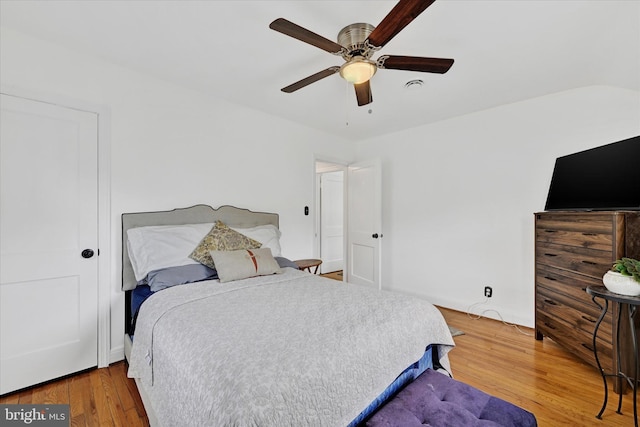 619 Warwick Rd, Baltimore, MD 21229 - bedroom with wood finished floors and ceiling fan