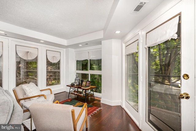 1040 Deer Ridge Dr Unit 101, Baltimore, MD 21210 - sunroom with wood finished floors and baseboards
