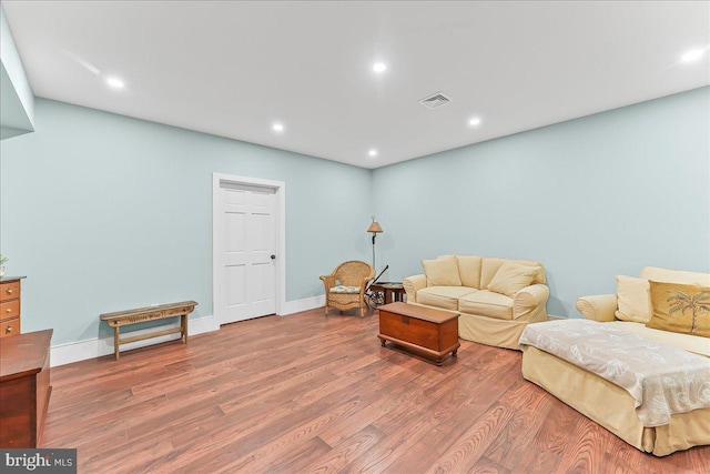 103 Orchard Hill Ln, Elverson, PA 19520 - living area featuring wood finished floors, recessed lighting, and baseboards