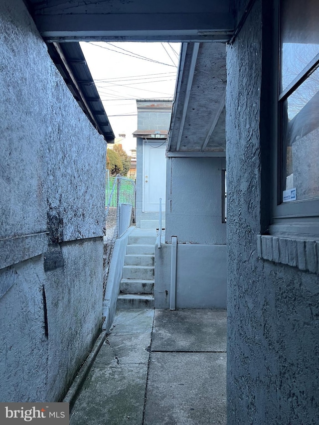 735 Locust St, Reading, PA 19604 - view of stairs