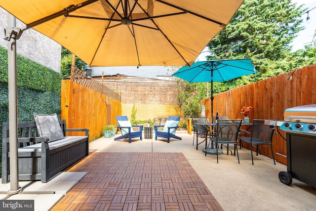 1238 N Mascher St, Philadelphia, PA 19122 - fenced backyard featuring a patio and outdoor dining space