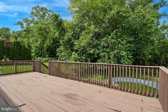 2425 W Colonial Dr, Upper Chichester, PA 19061 - view of deck