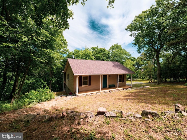 1502 Tomahawk Trl, Winchester, VA 22602 - view of front of home with covered porch and roof with shingles