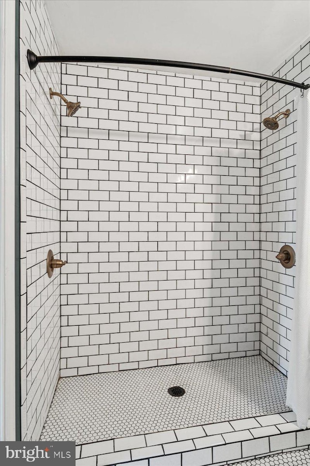 963 Breakwater Dr, Annapolis, MD 21403 - full bathroom with a shower stall