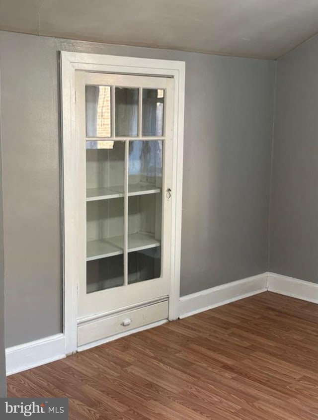 250 E E Main St, Waynesboro, PA 17268 - unfurnished room with wood finished floors and baseboards
