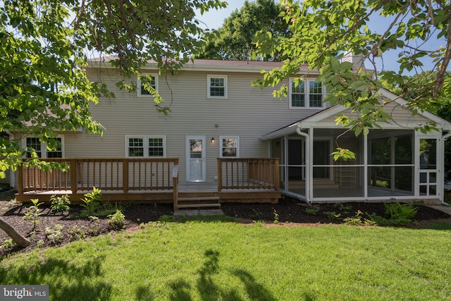9 Paddington Ct, Hockessin, DE 19707 - back of property with a sunroom, a yard, and a deck