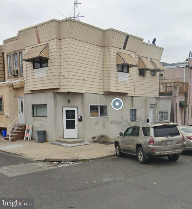 2600 S Mildred St, Philadelphia, PA 19148 - view of front of property with entry steps and stucco siding