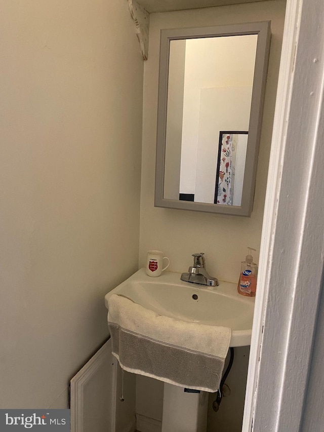 2600 S Mildred St, Philadelphia, PA 19148 - view of bathroom