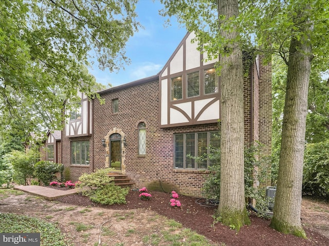 1316 Swan Harbour Rd, Fort Washington, MD 20744 - tudor home featuring brick siding and stucco siding