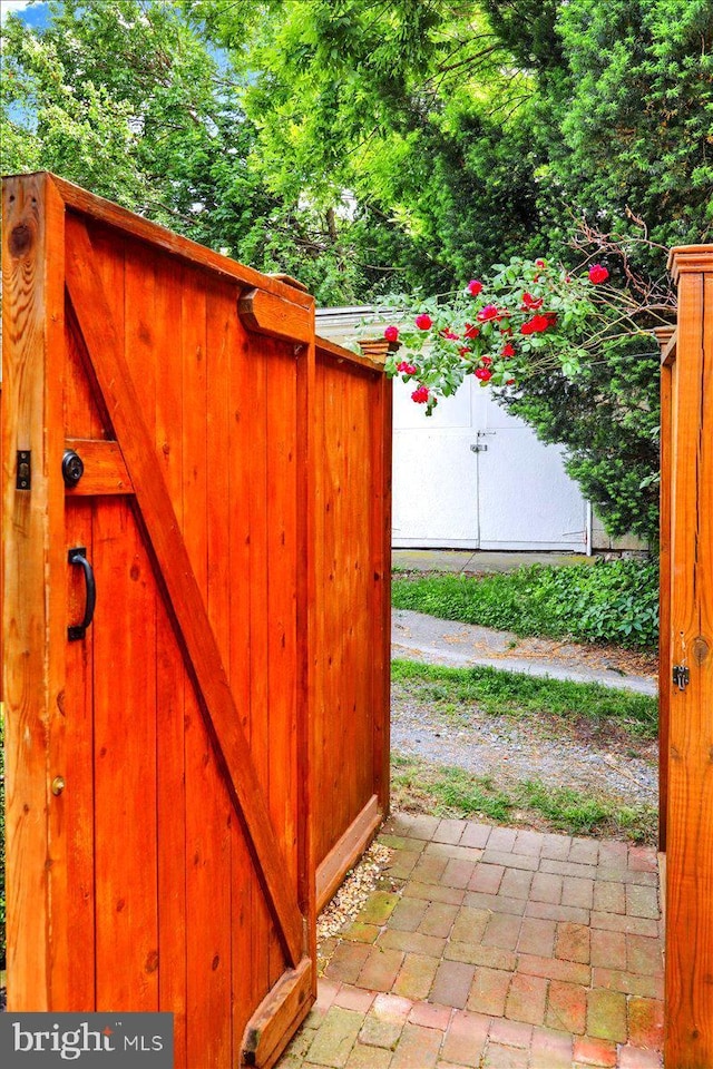 315 Nevin St, Lancaster, PA 17603 - gate with a storage shed