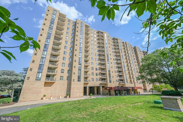 4500 Four Mile Run Dr Unit 211, Arlington, VA 22204 - view of apartment building / complex