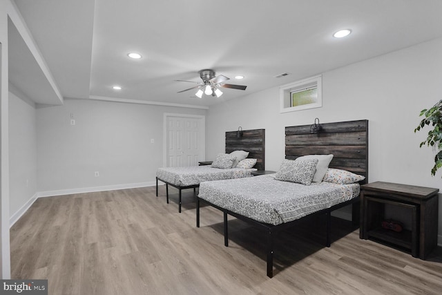 5040 Hummingbird Ln, Warrenton, VA 20187 - bedroom with light wood-type flooring, recessed lighting, baseboards, a closet, and a ceiling fan