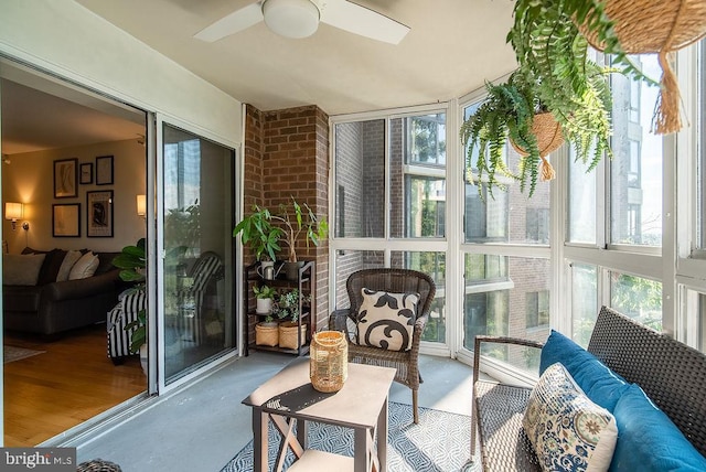 1600 N Oak St Unit 324, Arlington, VA 22209 - sunroom / solarium featuring ceiling fan, healthy amount of natural light, and outdoor lounge area