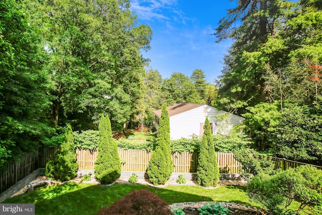 2371 N Edgewood St, Arlington, VA 22207 - view of fenced yard
