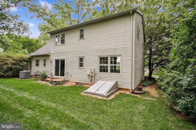 1881 Cold Creek Ct, Vienna, VA 22182 - back of property with central AC and a lawn