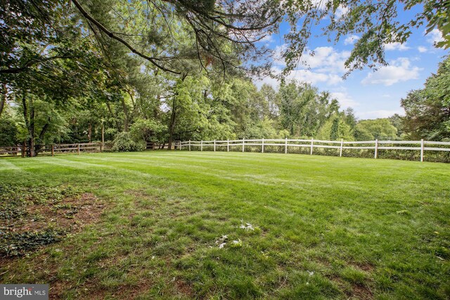 1881 Cold Creek Ct, Vienna, VA 22182 - view of yard