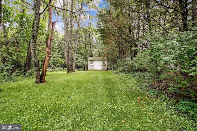 1881 Cold Creek Ct, Vienna, VA 22182 - view of green lawn featuring a wooded view
