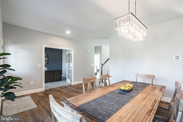 2638 Hollow View Dr, Easton, PA 18040 - dining room featuring wood finished floors, baseboards, a chandelier, and recessed lighting