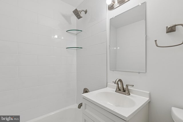 1329 Potomac Heights Dr Unit 36, Fort Washington, MD 20744 - bathroom with vanity, shower / bathtub combination, and toilet