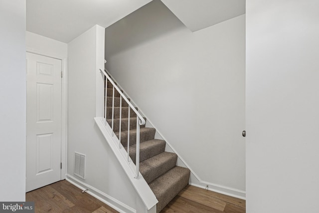 1329 Potomac Heights Dr Unit 36, Fort Washington, MD 20744 - stairway featuring wood finished floors and baseboards