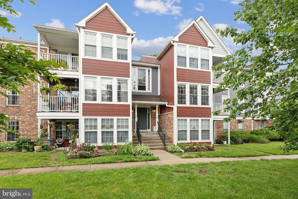 815 Deering Rd Unit 7H, Pasadena, MD 21122 - view of property featuring a front yard