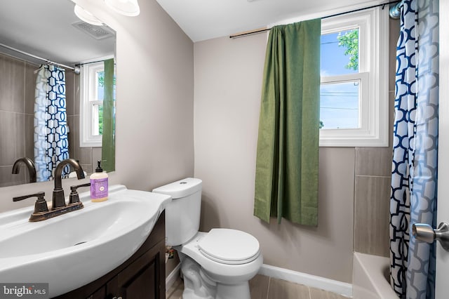20 Village Rd, Baltimore, MD 21208 - bathroom with vanity and shower / bath combo with shower curtain
