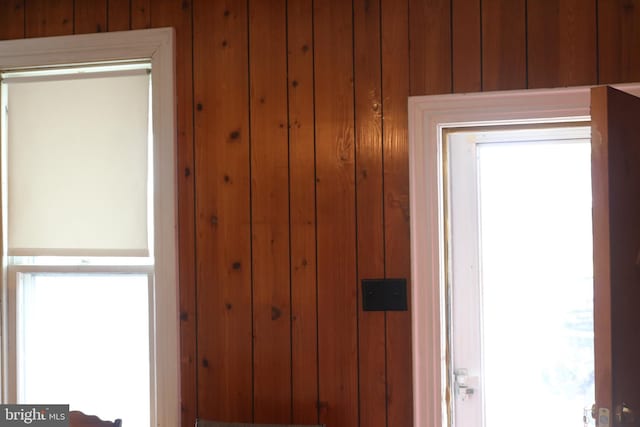 85 S St, Hanover, PA 17331 - detailed view of wood walls
