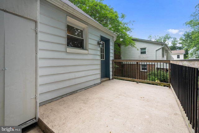 5604 Edgemont Dr, Alexandria, VA 22310 - view of patio / terrace