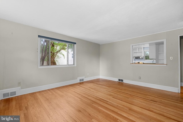 5604 Edgemont Dr, Alexandria, VA 22310 - unfurnished room featuring wood finished floors and baseboards