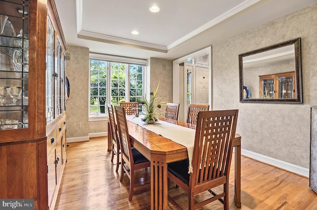 826 Bent Creek Dr, Lititz, PA 17543 - dining area featuring light wood finished floors, ornamental molding, baseboards, and recessed lighting