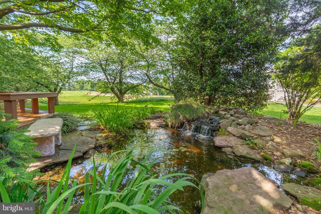 826 Bent Creek Dr, Lititz, PA 17543 - view of yard