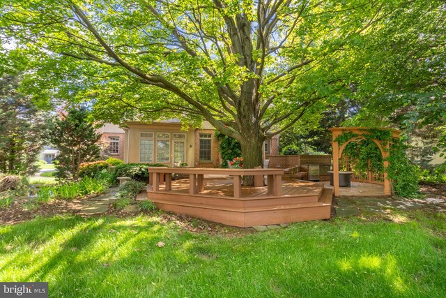 826 Bent Creek Dr, Lititz, PA 17543 - wooden deck featuring a yard