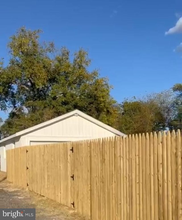 395 Main St, Cedarville, NJ 08311 - view of yard